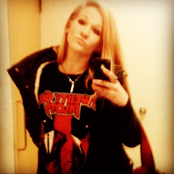 Meet your Posher, Meagan - Picture 2 of 6